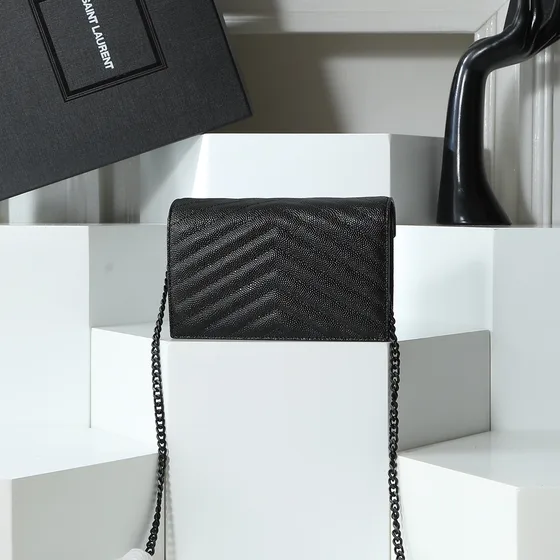 YSL Cassandre Matelassé Chevron Envelope Chain Cartera Negro Woc