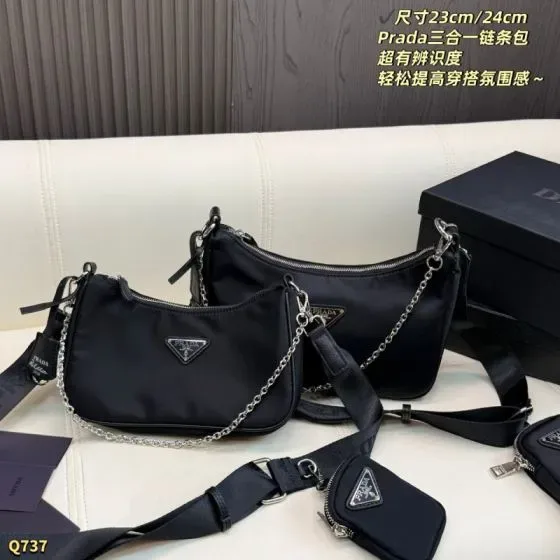 Prada Re-Edition 2005 Nylon Shoulder Bag Black 23cm 24cm Shoulder Bag