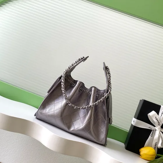 Chanel 25 Bag Metallic Grau Hobo