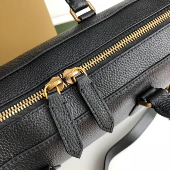 Burberry Aktväska Svart struket läder business