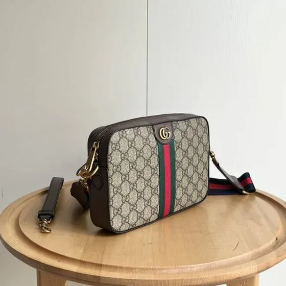 Gucci Camera bag Beige Ebony GG Supreme crossbody