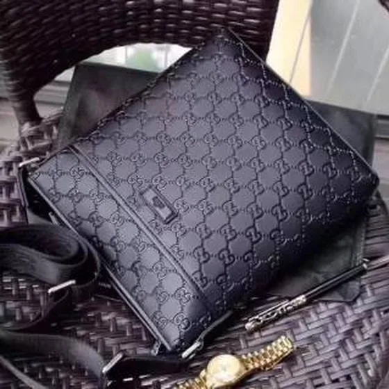 Gucci messenger Svart Guccissima 24x27x6cm
