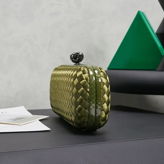 Bottega Veneta Intrecciato Satin Knot Pochette Olive Vert Pochette