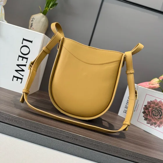 Loewe Horseshoe Bag Gelb Crossbody