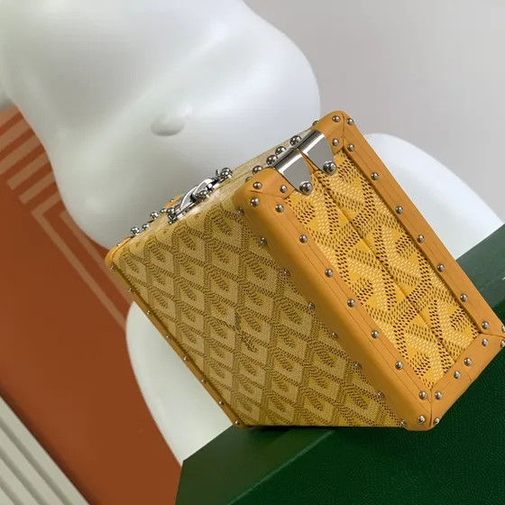 Goyard Minaudière Trunk Vàng Clutch