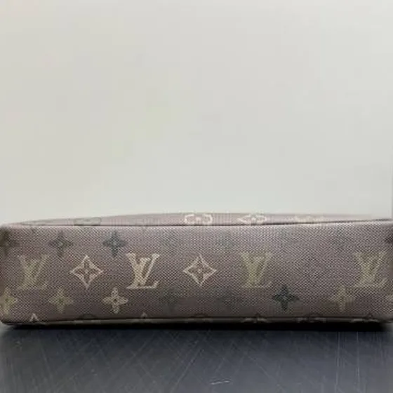 Louis Vuitton M26970 Monogram Eclipse Reverse 27 x 20 x 5 cm everyday