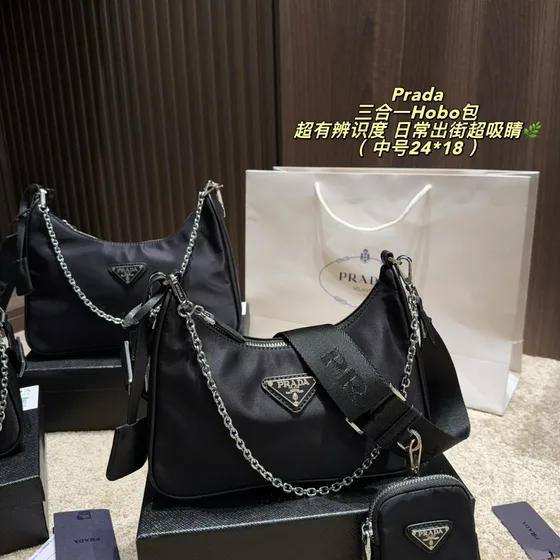 Prada Re-Edition 2005 Shoulder Bag 3-In-1 Hobo Black 28 20 cm Hobo