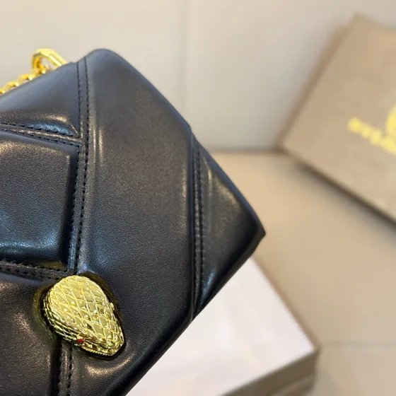 Bvlgari Serpenti Cabochon Negro Crossbody