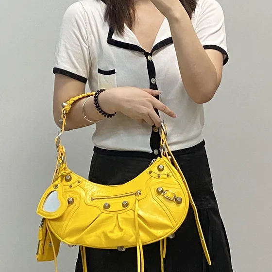Balenciaga Le Cagole Shoulder Bag สีเหลือง Shoulder Bag