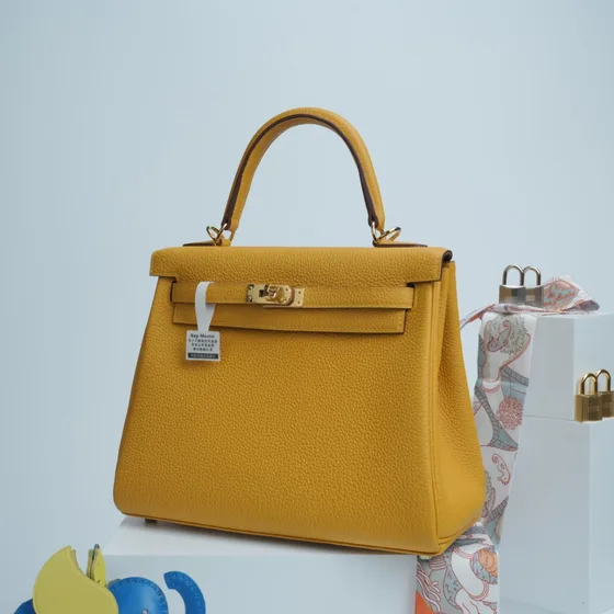 Hermes Kelly สีเหลือง Top Handle
