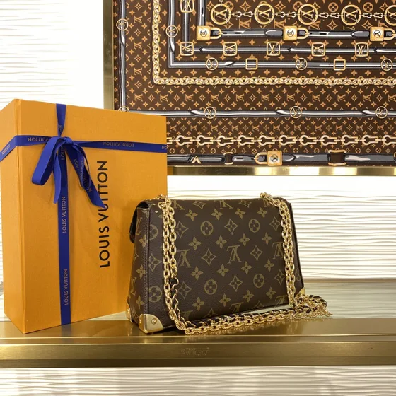 Louis Vuitton Pochette Métis East West Monogram Marrón Negro Bolso bandolera