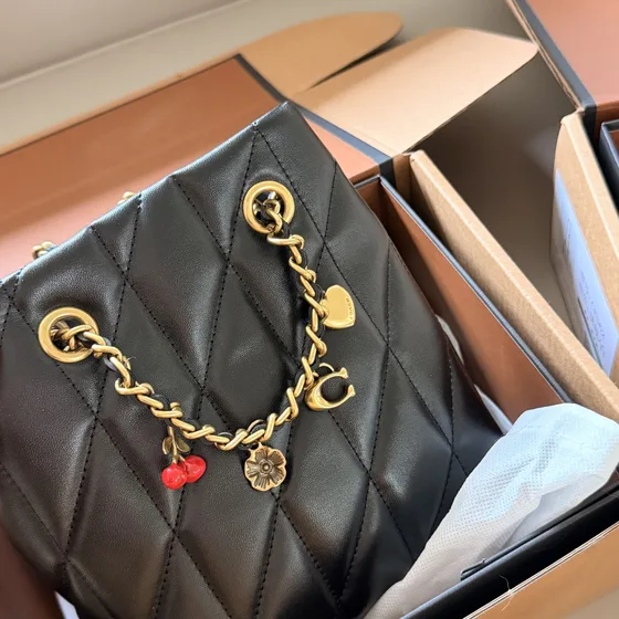 Coach Tabby Quilted Bolso cubo With Cherry Charms Qixi Edition Blanco/Negro Bolso bandolera