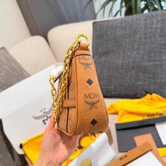 MCM Aren Visetos Chain Pouch Cognac بني Crossbody
