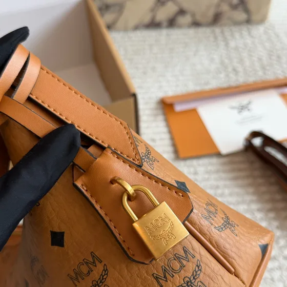 MCM Aren Visetos Hobo Cognac Hobo