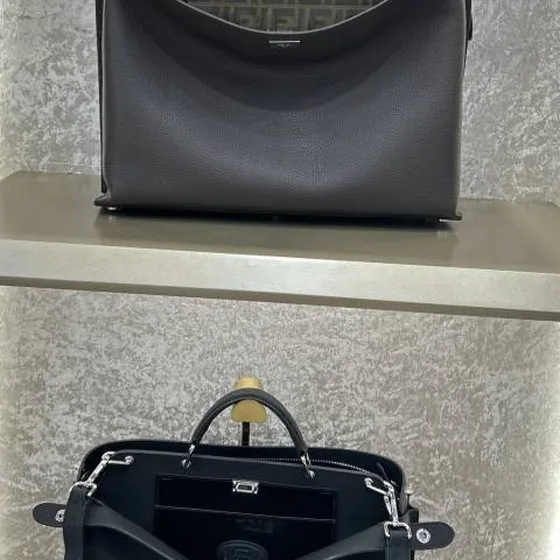 Fendi Peekaboo Black 41 13 29cm business