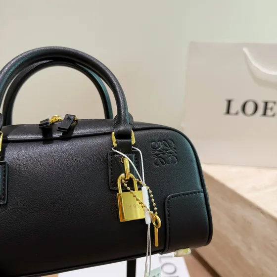 Loewe Amazona Black Top Handle