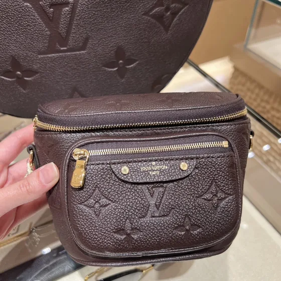 Louis Vuitton Onthego Black Tote Bag