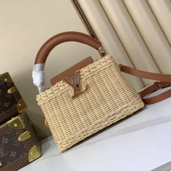 Louis Vuitton Capucines Beige Top Handle