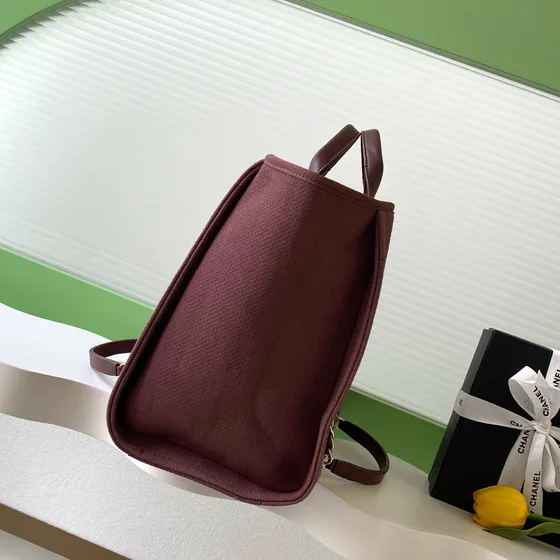Chanel Deauville Tote Merah anggur Tote Bag