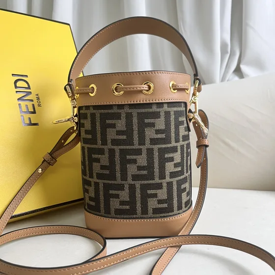 Fendi Mon Trésor Mini Сумка-ведро Коричневый Сумка на плечо