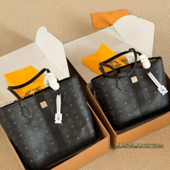 MCM Aren Visetos Tote Black 30 25cm Tote Bag