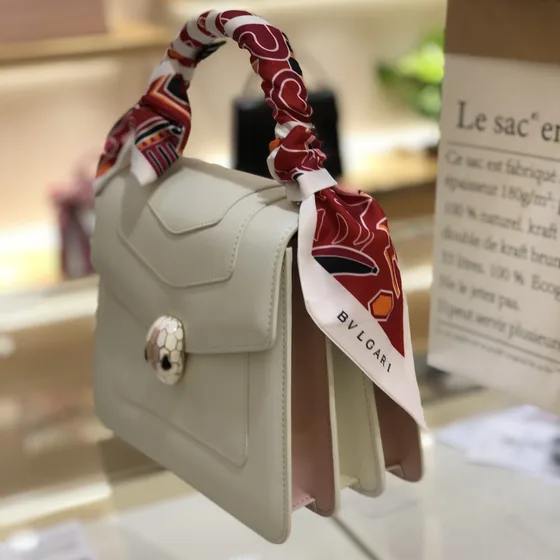 Bvlgari Serpenti Forever Bovenhandgreep Wit Bovenhandgreep