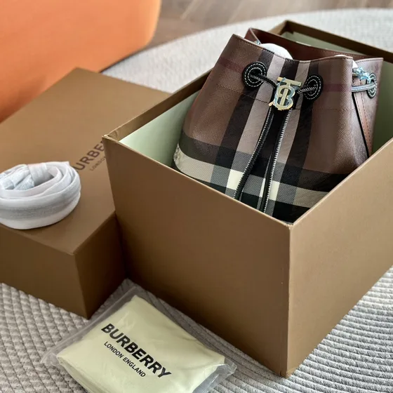 Burberry Hvid