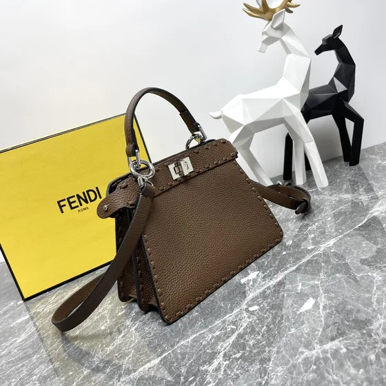 Fendi Peekaboo Iseeu Selleria Small Marrom Alça superior