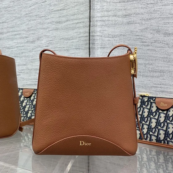 Dior Dior C'Est Bucket Bag Camel/بني Shoulder Bag