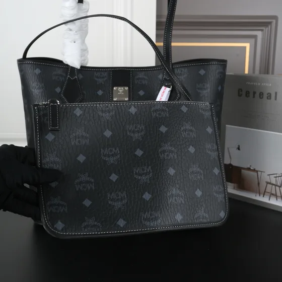 MCM Toni Shopper Tote In Visetos Preto Bolsa tote