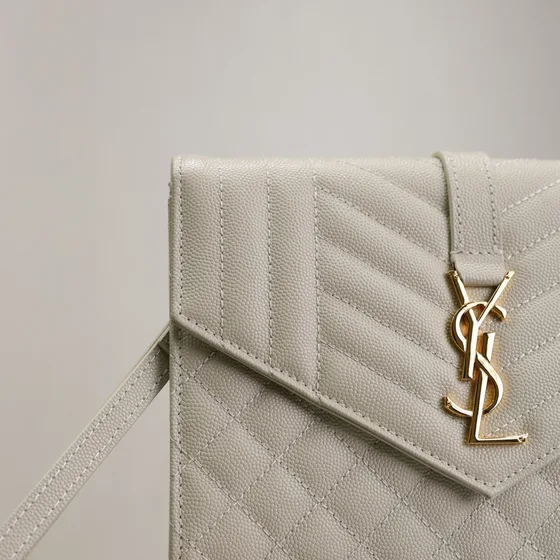 YSL Cassandre Matelassé Envelope Pouch With Strap สีขาว Crossbody