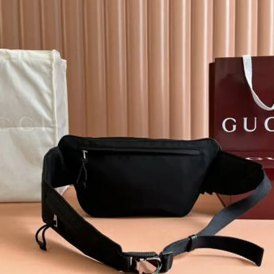 Gucci Black small everyday