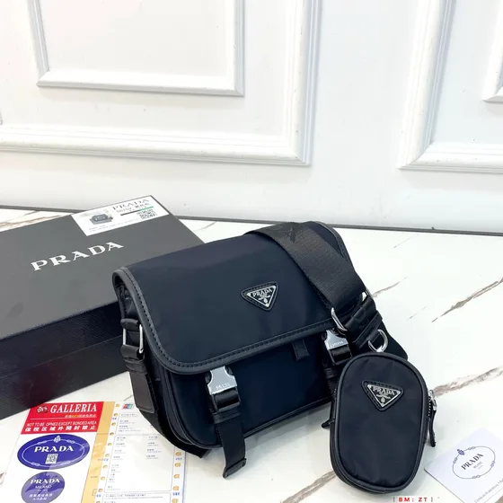 Prada Re-Nailon And Saffiano Piel Bolso bandolera With Mini Estuche Negro Crossbody