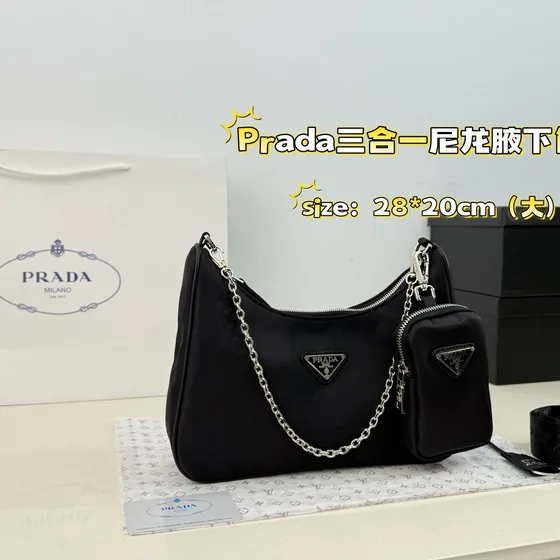 Prada Re-Edition 2005 Nylon Axelväska Svart 28*20cm Hobo