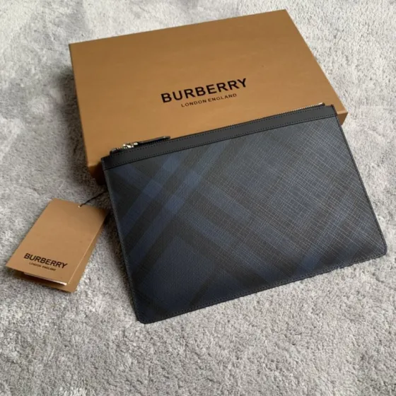 Burberry Dark blue check 30 x 20 casual