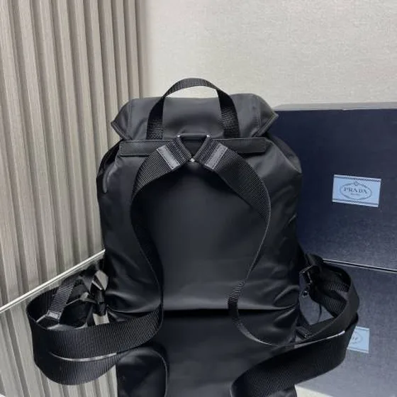 Prada 1BZ070 Nero nylon 30x32x16cm everyday