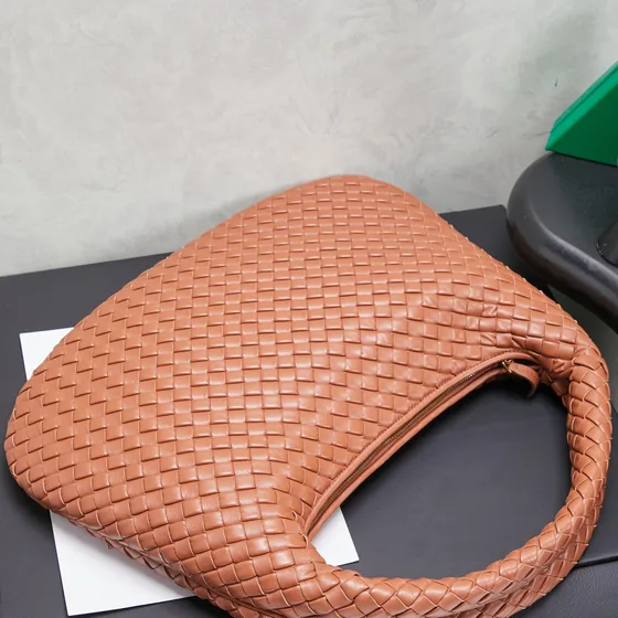 Bottega Veneta Jodie Caramel/สีน้ำตาล Hobo