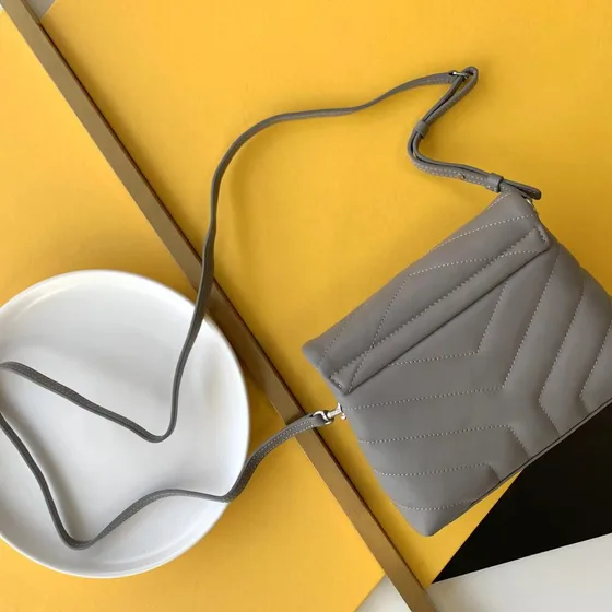 YSL Cassandre Envelope Chain Tegnebog Grå Woc