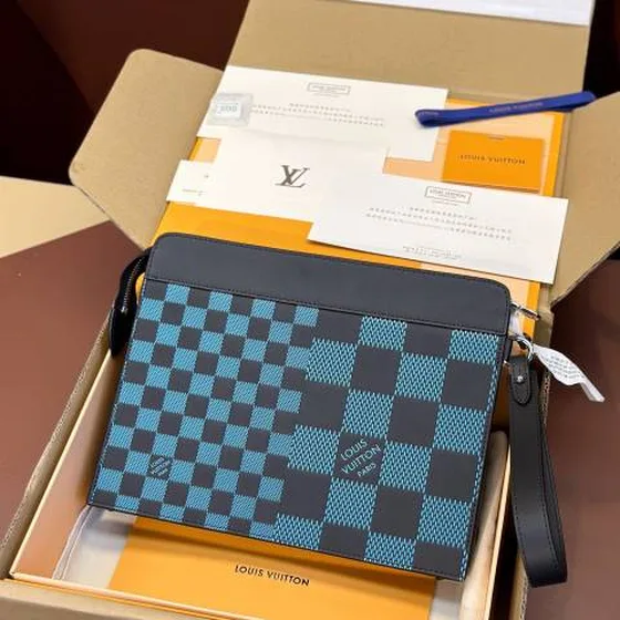 Louis Vuitton N60449 Damier Infini 3D 21 x 27 x 5 cm everyday