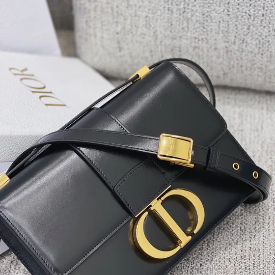 Celine 30 Montaigne Sort Flaptasketur