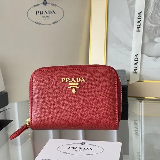 Prada Saffiano Metal Zip Card Holder Красный Card Holder