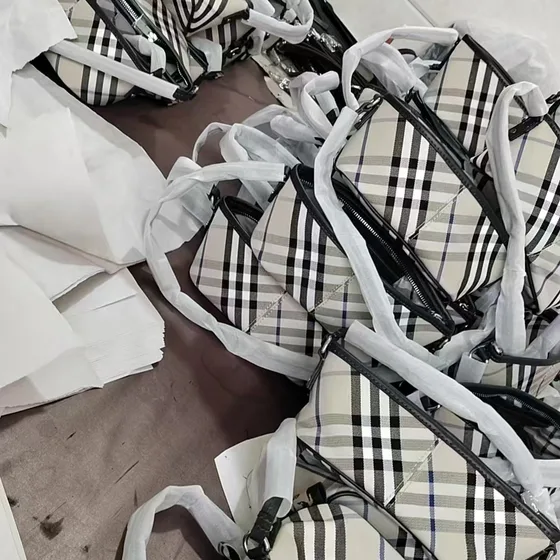 Burberry Check Bolso cruzado Beige/Negro Crossbody