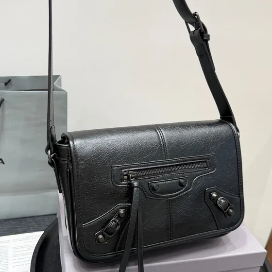 Balenciaga Nano Rivet Moto Bolsa transversal Preto Crossbody