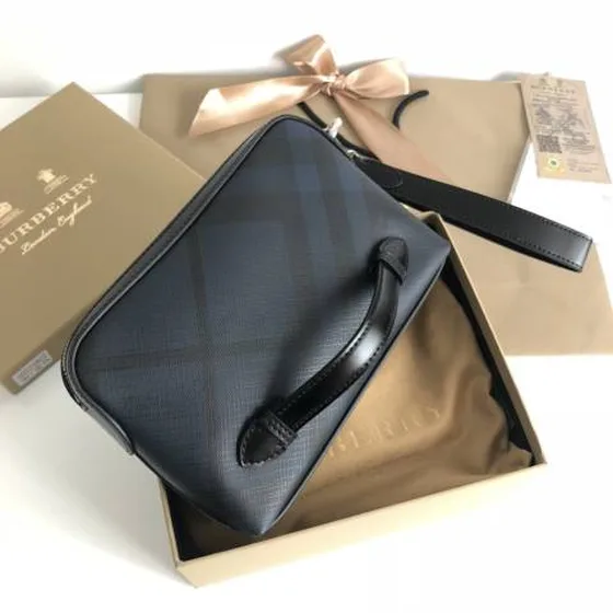 Burberry สีดำ Check 25x14cm everyday