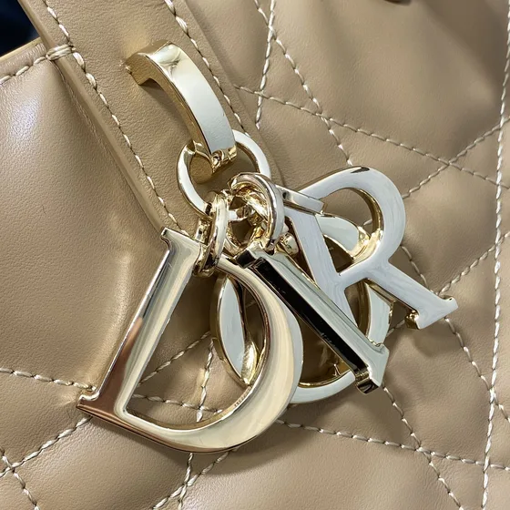Dior Dior Toujours Beige Henkel
