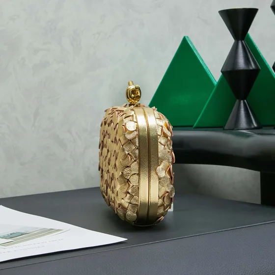 Bottega Veneta Intreccio Knot Клатч Золотистый Клатч