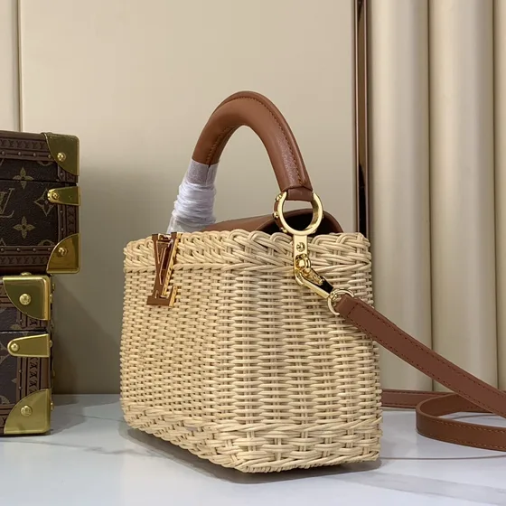 Louis Vuitton Capucines Beige Top Handle