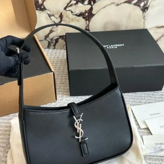 Celine Le 5 7 Shoulder Bag Black Shoulder Bag