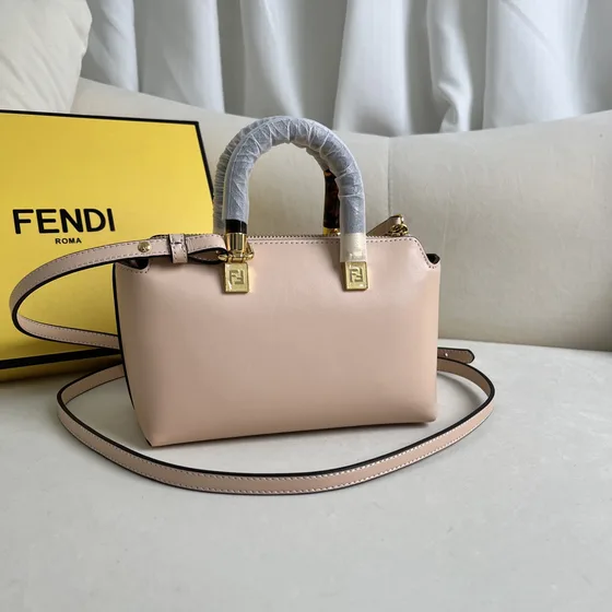 Fendi Fendi By The Way Mini Light Rosa Manico