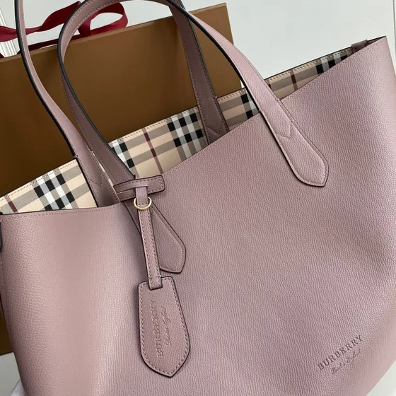 Burberry Haymarket Check Tote Beige/Lilac Shopperveske